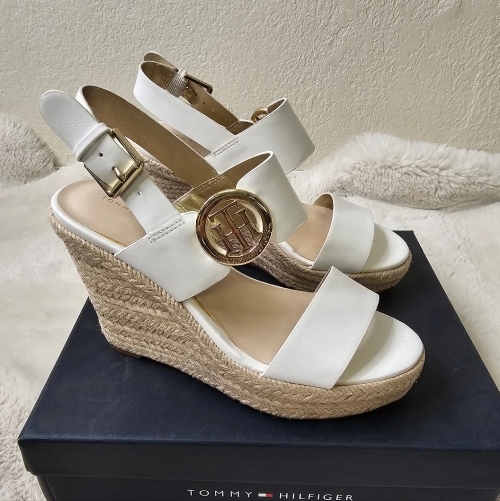 Wome'sTommy Hilfiger White New In Box